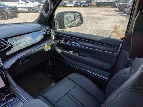 New 2026 Jeep Grand Wagoneer Summit w/ Premium Group III AWD/4WD image 19