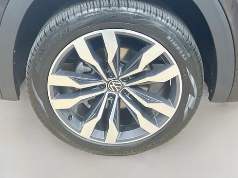 Used 2021 Volkswagen Atlas SEL R-Line FWD image 34