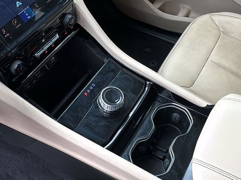 Used 2021 Jeep Grand Cherokee L Limited image 19