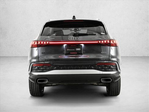 Certified 2025 Audi Q5 Premium w/ Convenience Package image 7