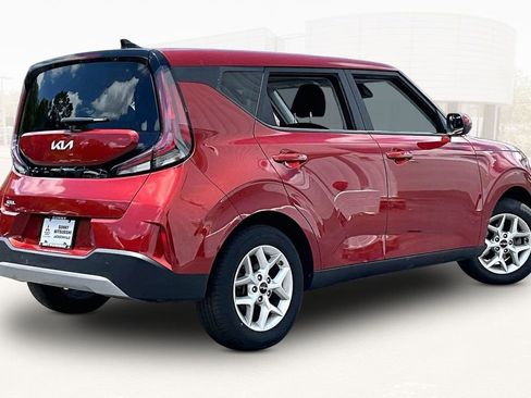 Used 2025 Kia Soul LX w/ LX Technology Package FWD image 5
