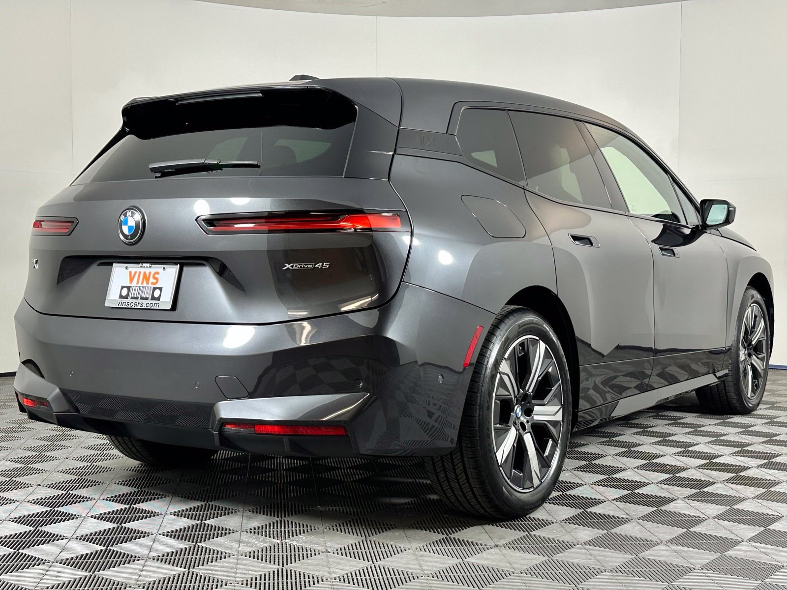 Used 2026 BMW iX xDrive45 AWD/4WD image 4