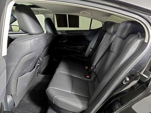 Used 2024 Lexus ES 300h 300h image 13