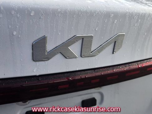 Used 2023 Kia Forte LXS w/ LXS Technology Package FWD image 11