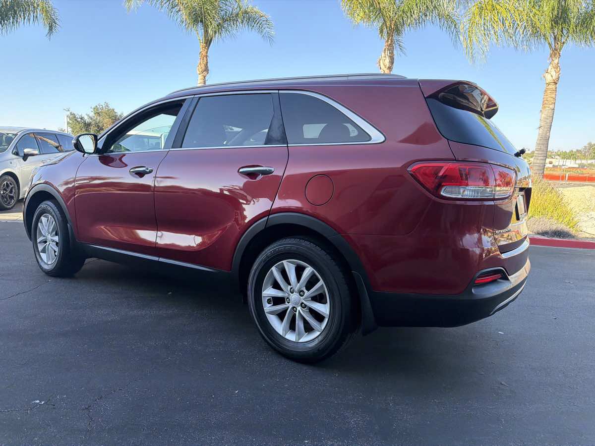 Used 2016 Kia Sorento FWD w/ LX Convenience Package image 5