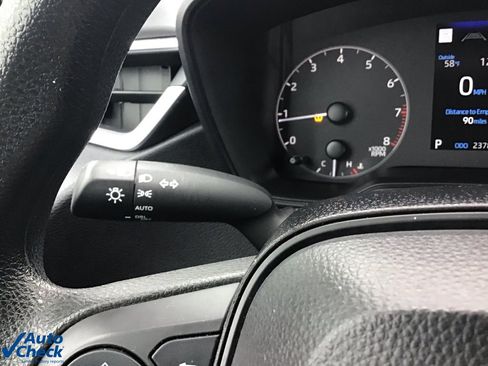 Used 2024 Toyota Corolla LE image 33