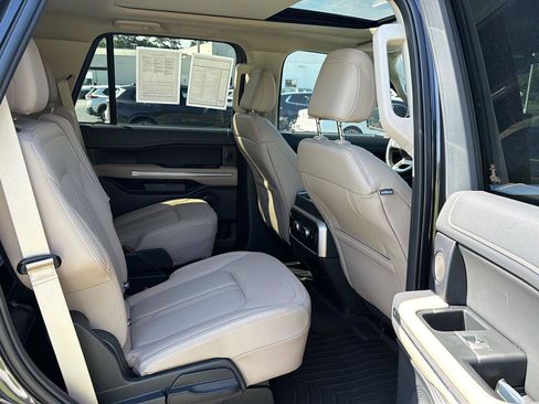 Used 2024 Ford Expedition Limited RWD image 13