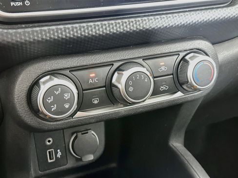 Used 2021 Nissan Kicks S FWD image 23