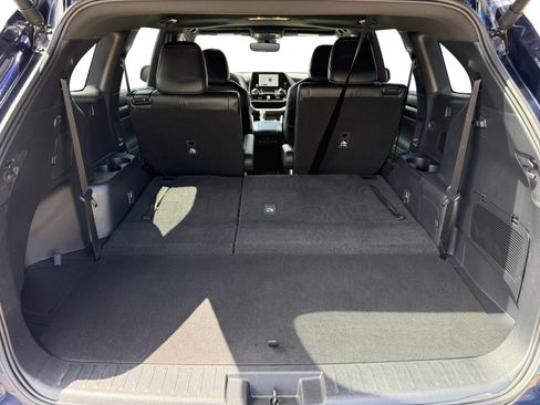 Used 2025 Toyota Highlander XSE AWD/4WD image 17