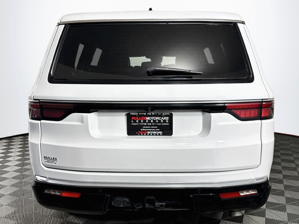 Used 2024 Jeep Wagoneer Series III AWD/4WD image 6