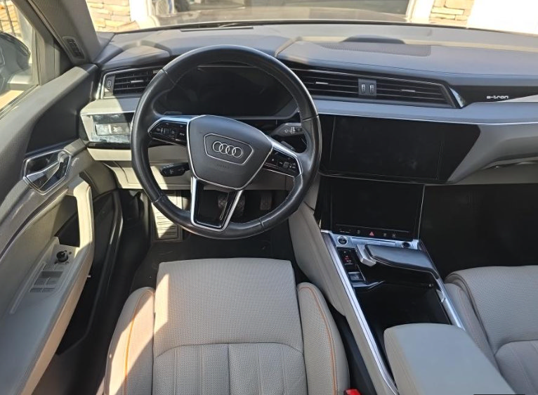 Used 2024 Audi Q8 e-tron Prestige AWD/4WD image 2