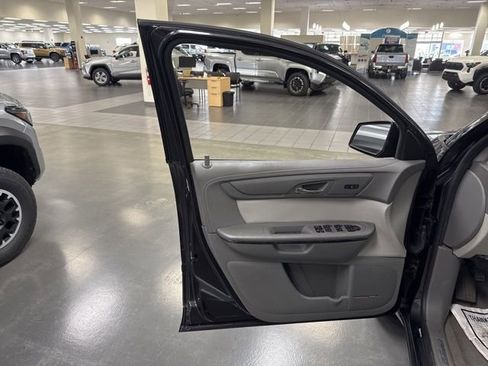 Used 2017 GMC Acadia Limited SLT image 21