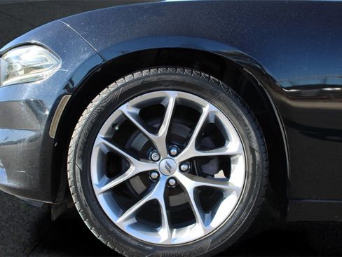 Used 2020 Dodge Charger SXT image 8