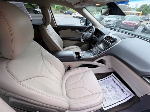Used 2016 Lincoln MKX Reserve w/ Technology Package AWD/4WD image 22