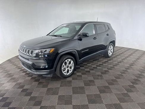 Used 2025 Jeep Compass Sport AWD/4WD image 3
