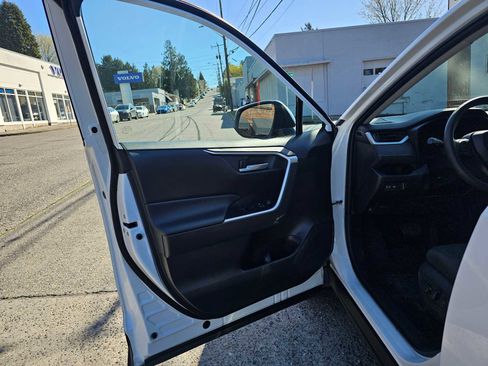 Used 2023 Toyota RAV4 AWD Hybrid image 20