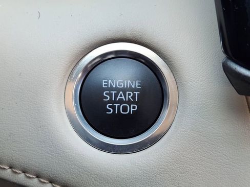 Certified 2025 Toyota Highlander XLE image 14