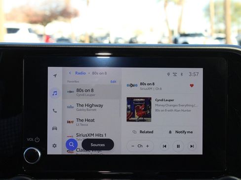 Used 2023 Toyota Highlander XLE image 17