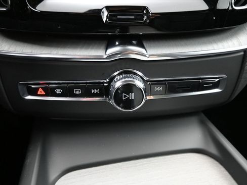 New 2025 Volvo XC60 B5 Plus w/ Protection Package Premier image 15