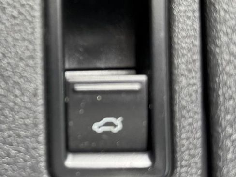 Used 2014 Volkswagen Jetta SE FWD image 22