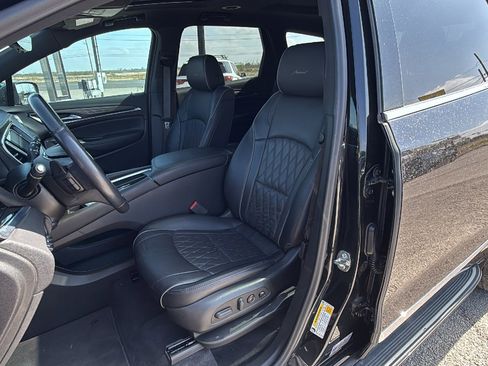 Used 2022 Buick Enclave Avenir image 13