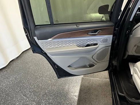 Used 2021 Jeep Grand Cherokee L Summit w/ Luxury Tech Group V image 28