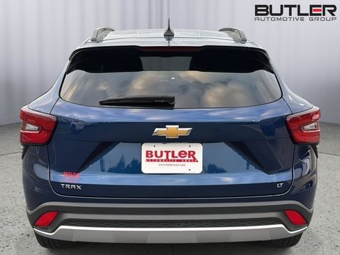 Used 2024 Chevrolet Trax LT FWD image 5