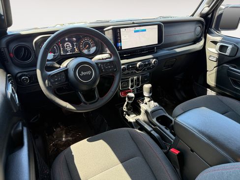 Used 2024 Jeep Gladiator Rubicon AWD/4WD image 15