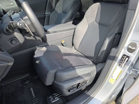 Used 2025 Lexus RX 450h AWD w/ Convenience Package image 22