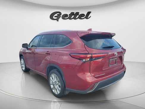 Used 2021 Toyota Highlander Limited FWD image 5