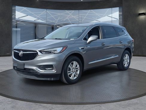 Used 2018 Buick Enclave Essence w/ Trailering Package image 2