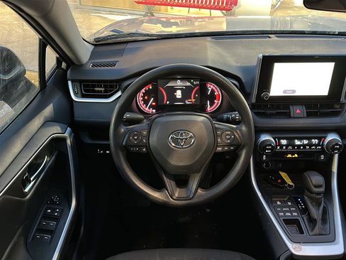 Used 2025 Toyota RAV4 XLE image 21