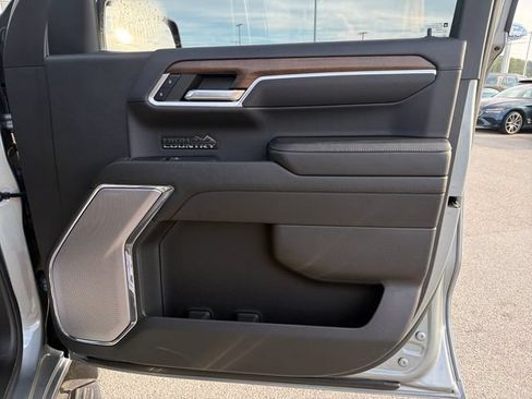 Used 2024 Chevrolet Silverado 1500 High Country w/ High Country Premium Package AWD/4WD image 30
