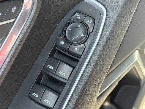 Used 2025 GMC Sierra 1500 SLT RWD image 13