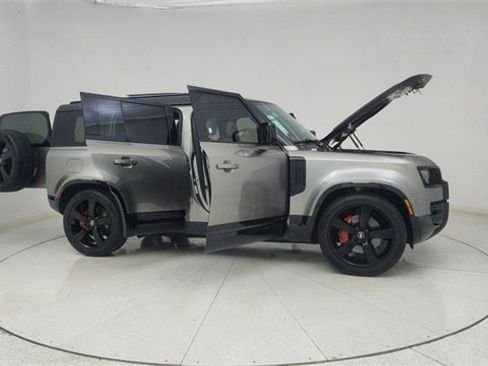 Used 2025 Land Rover Defender 110 X image 76