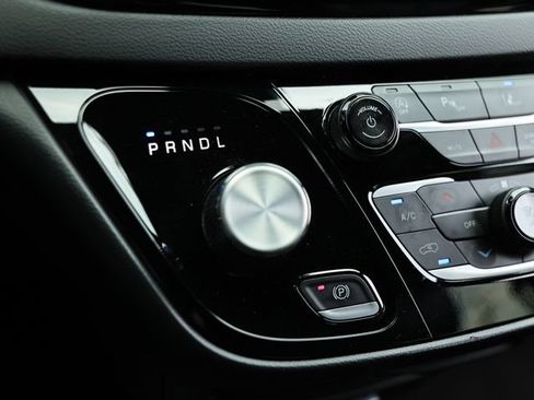 Used 2025 Chrysler Pacifica Select FWD image 38