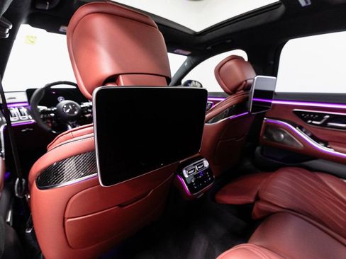 Used 2024 Mercedes-Benz S 63 AMG S image 31
