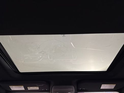 Used 2025 Ford Expedition Tremor AWD/4WD image 32