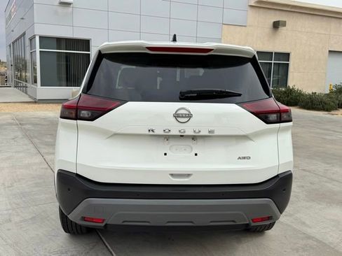 Used 2023 Nissan Rogue S image 5