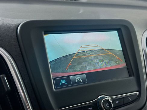 Used 2018 Chevrolet Equinox LT image 21