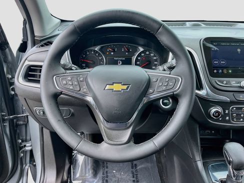 Used 2024 Chevrolet Equinox LT FWD image 11