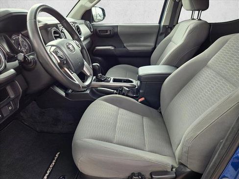 Used 2018 Toyota Tacoma SR5 image 15