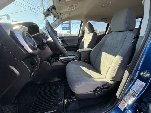 Used 2018 Toyota Tacoma SR5 image 18