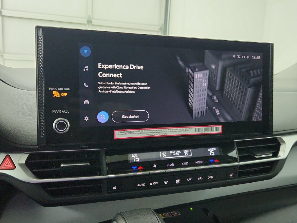 Used 2025 Toyota Sienna XLE FWD image 28