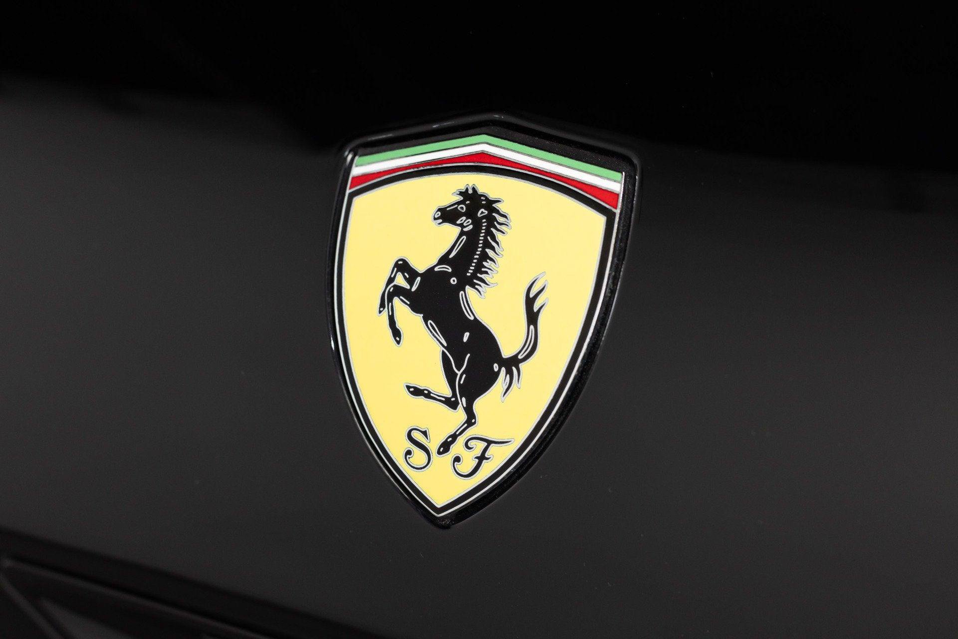 Used 2010 Ferrari California RWD image 27