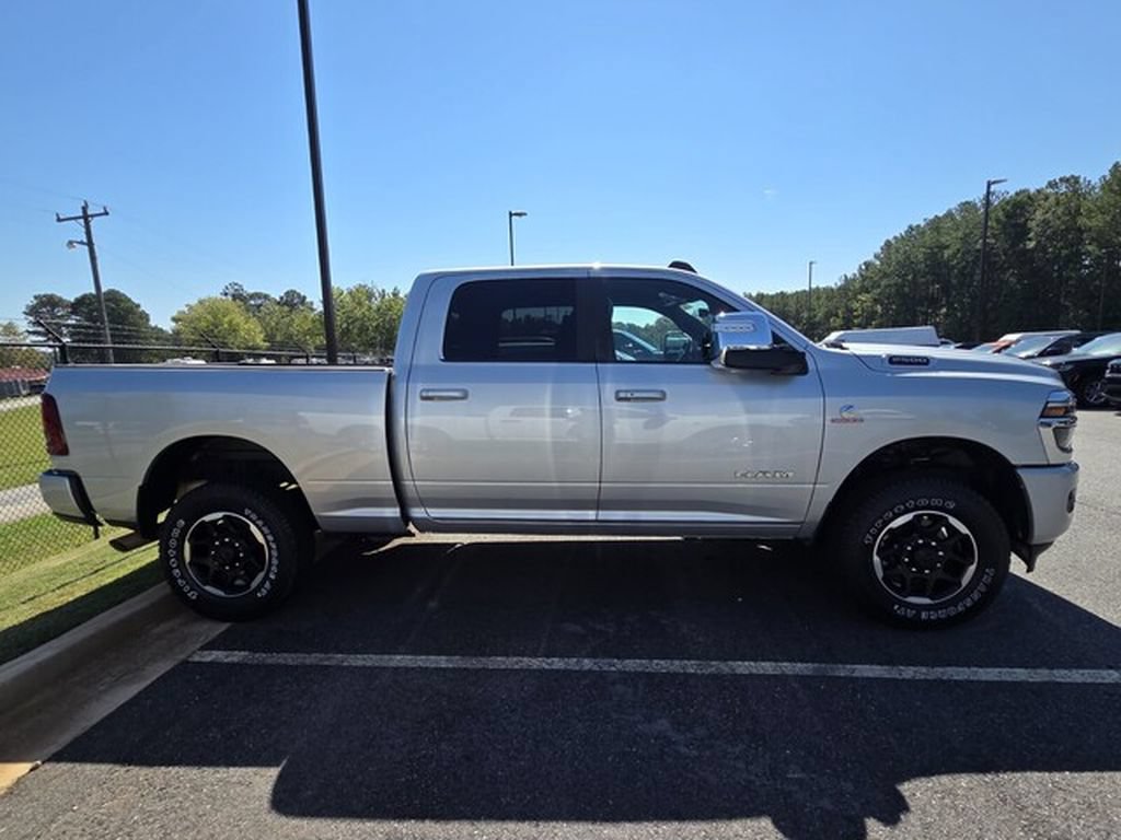 Used 2026 RAM 2500 Laramie AWD/4WD image 3