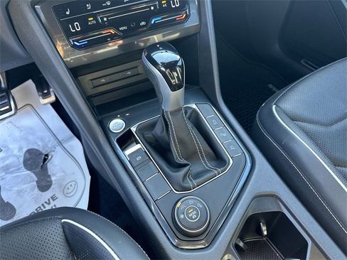 Used 2023 Volkswagen Tiguan SEL R-Line image 21