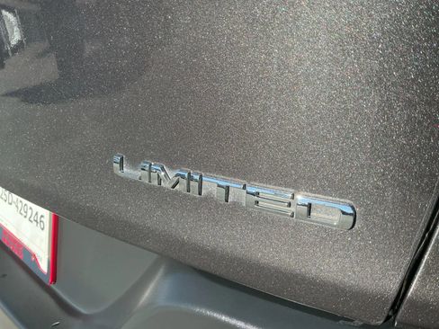 Used 2014 Jeep Cherokee Limited w/ Luxury Group image 18