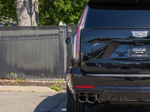 Used 2026 Cadillac Escalade V AWD/4WD image 27