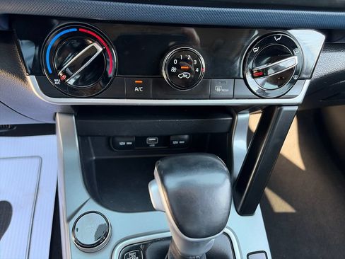 Used 2021 Kia Seltos S FWD image 22